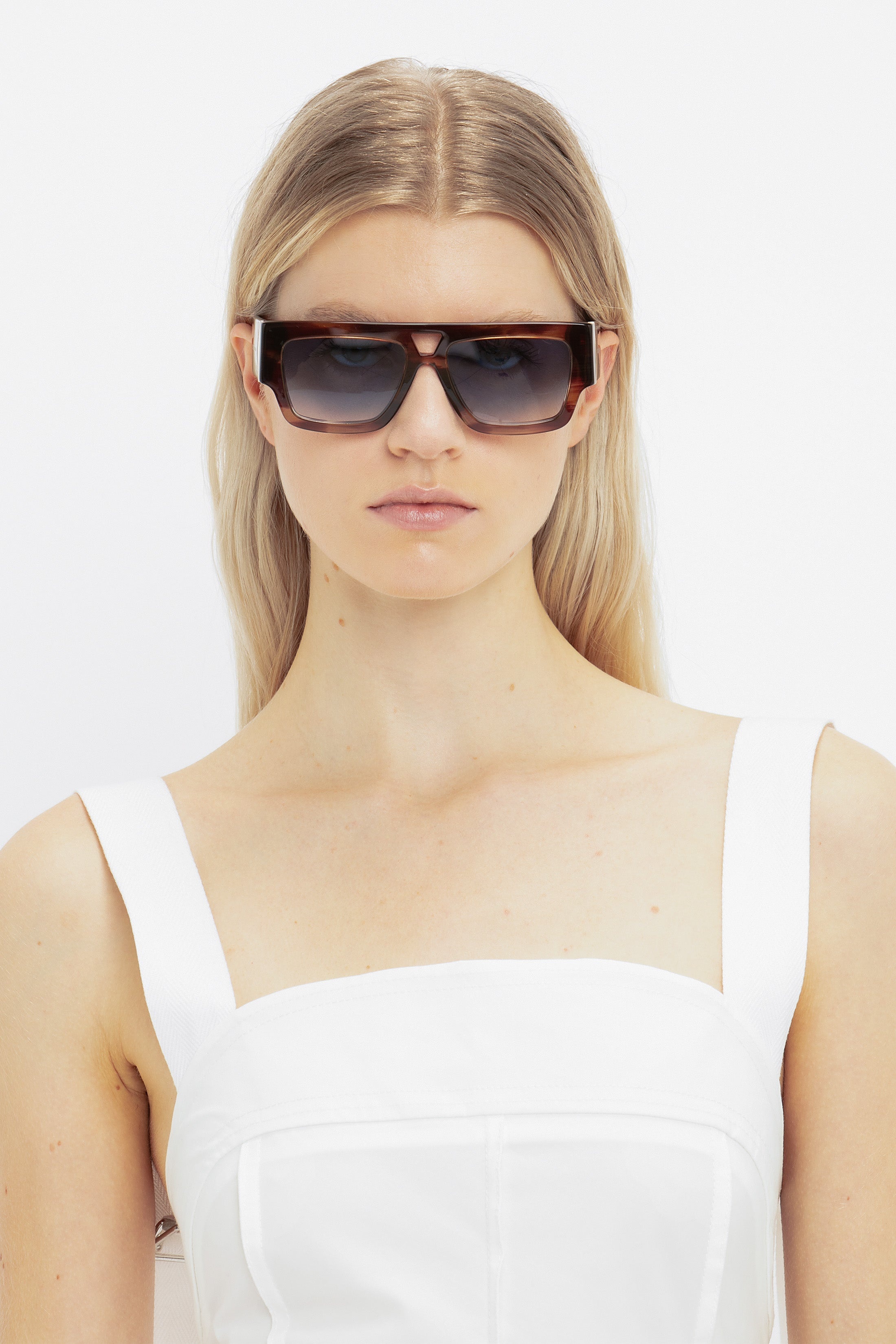 V Plaque Frame Sunglasses In Dark Brown Horn - 6