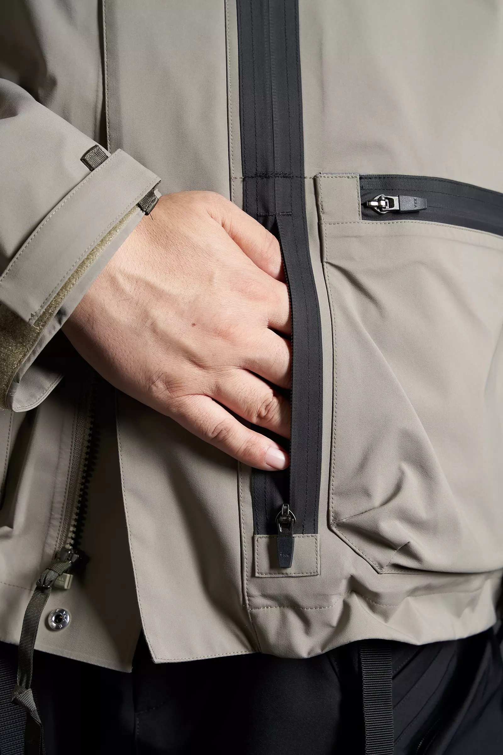 J115-GT-EX 3L Gore-Tex Pro Interops Jacket ALPHA GREEN / SILVER - 31