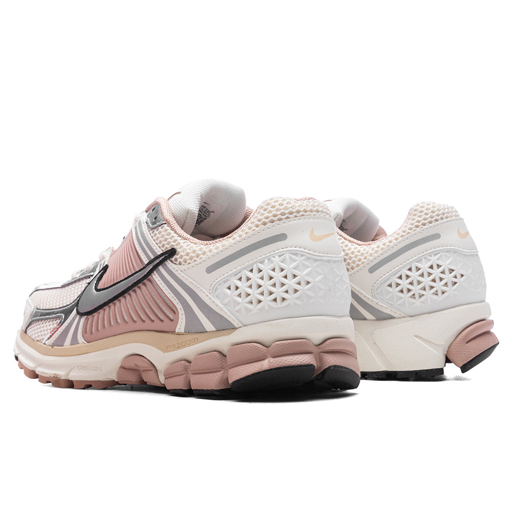 WOMEN'S ZOOM VOMERO 5 - SAIL/PEARL WHITE/PARTICLE PINK - 3