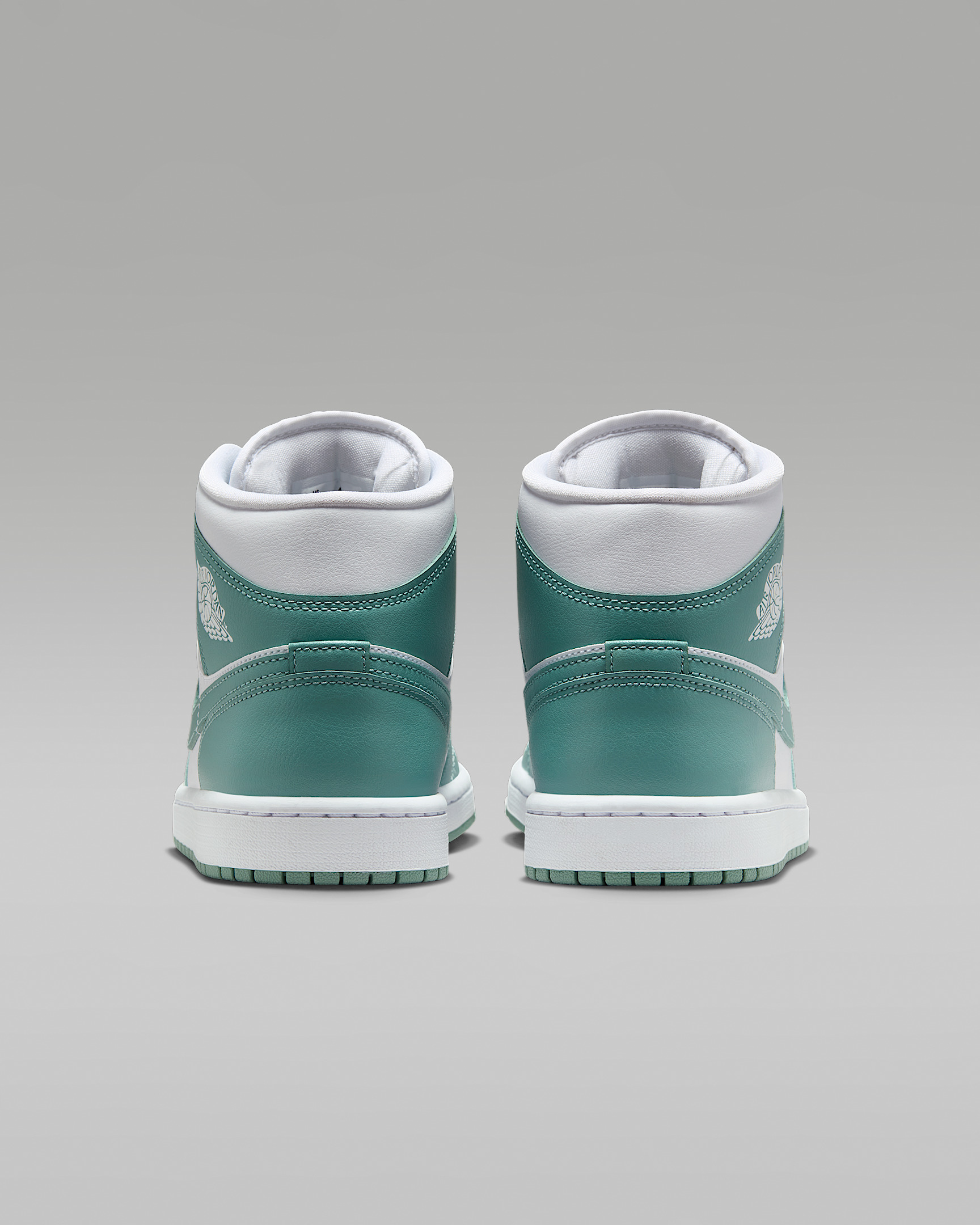 Air Jordan 1 Mid Women's Shoes - 6