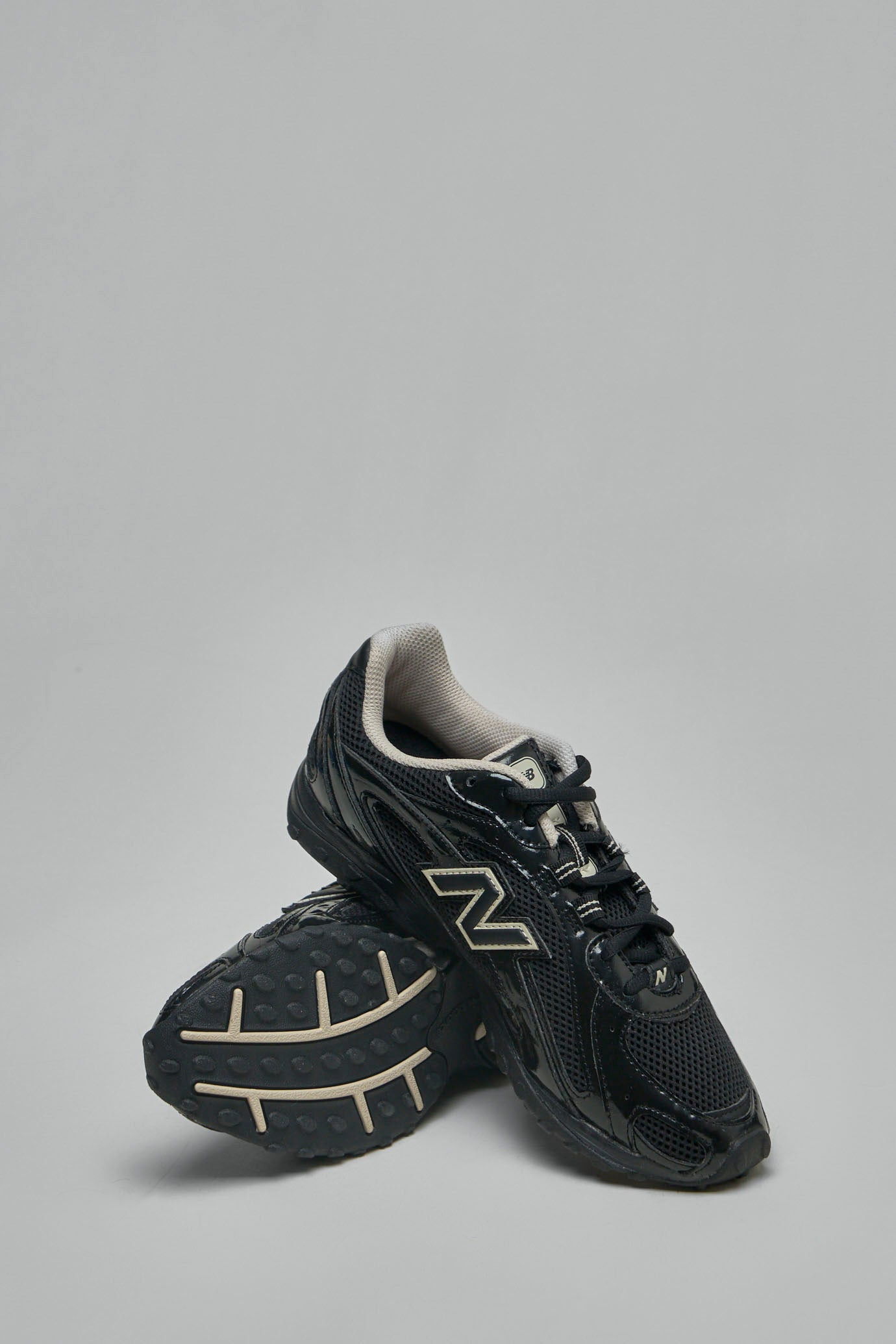 204L Low-Profile Running Sneaker - 5