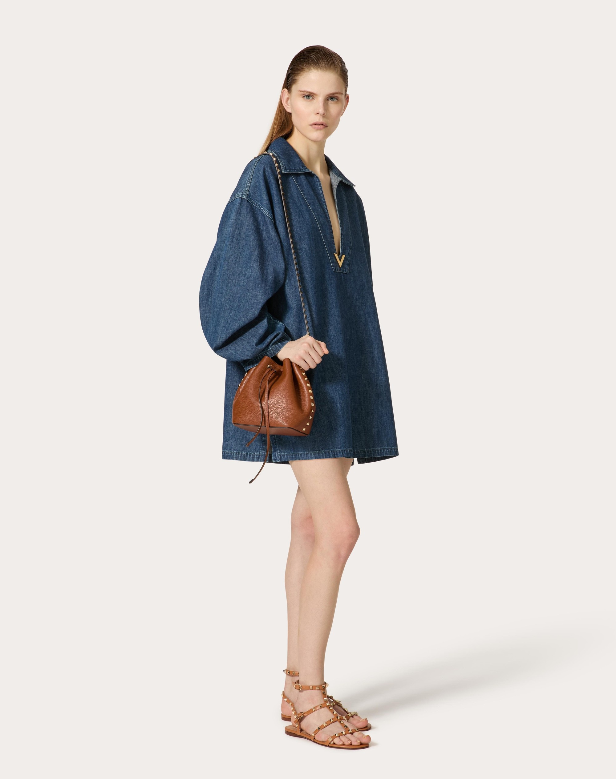 ROCKSTUD GRAINY CALFSKIN BUCKET BAG - 2