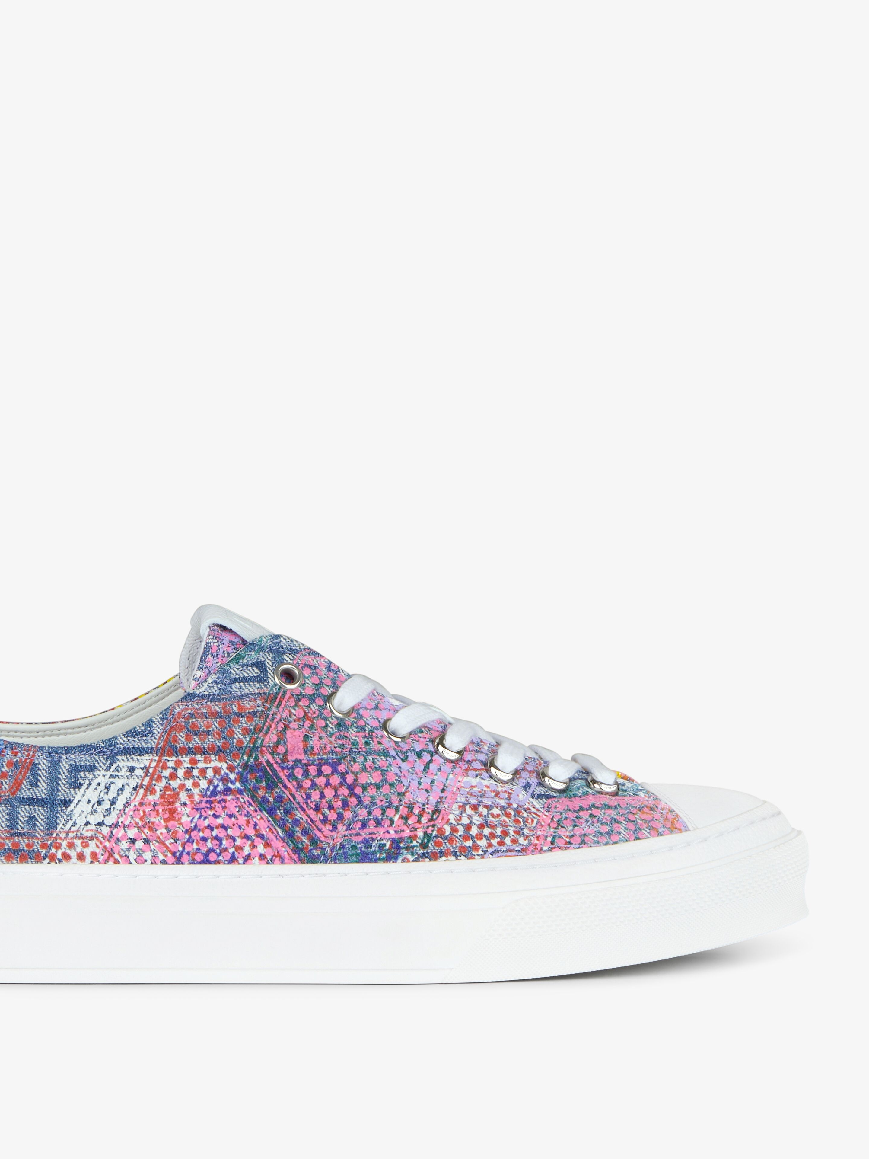 CITY SNEAKERS IN PRINTED 4G DENIM - 6
