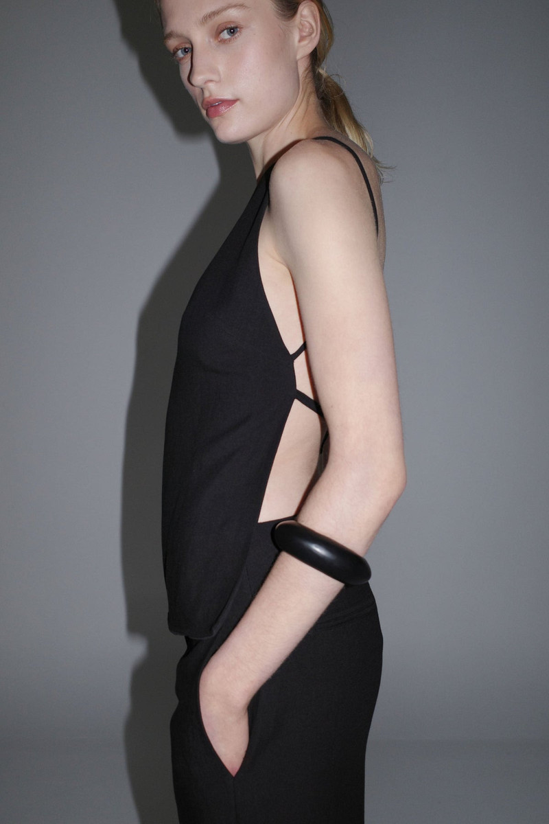 Square Backless Top - Black 5