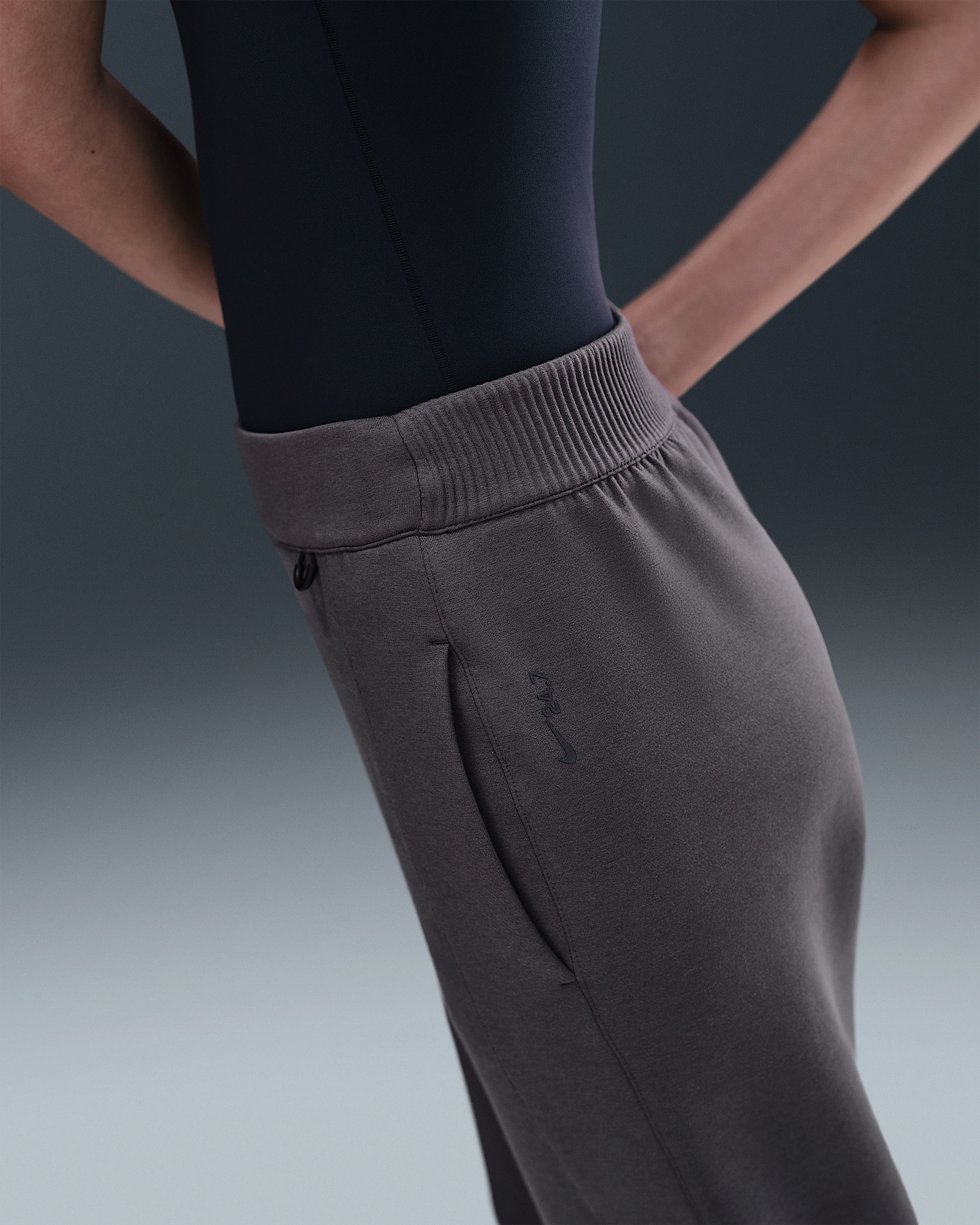 Nike 24.7 ImpossiblySoft Women's Dri-FIT Mid-Rise Joggers - 3