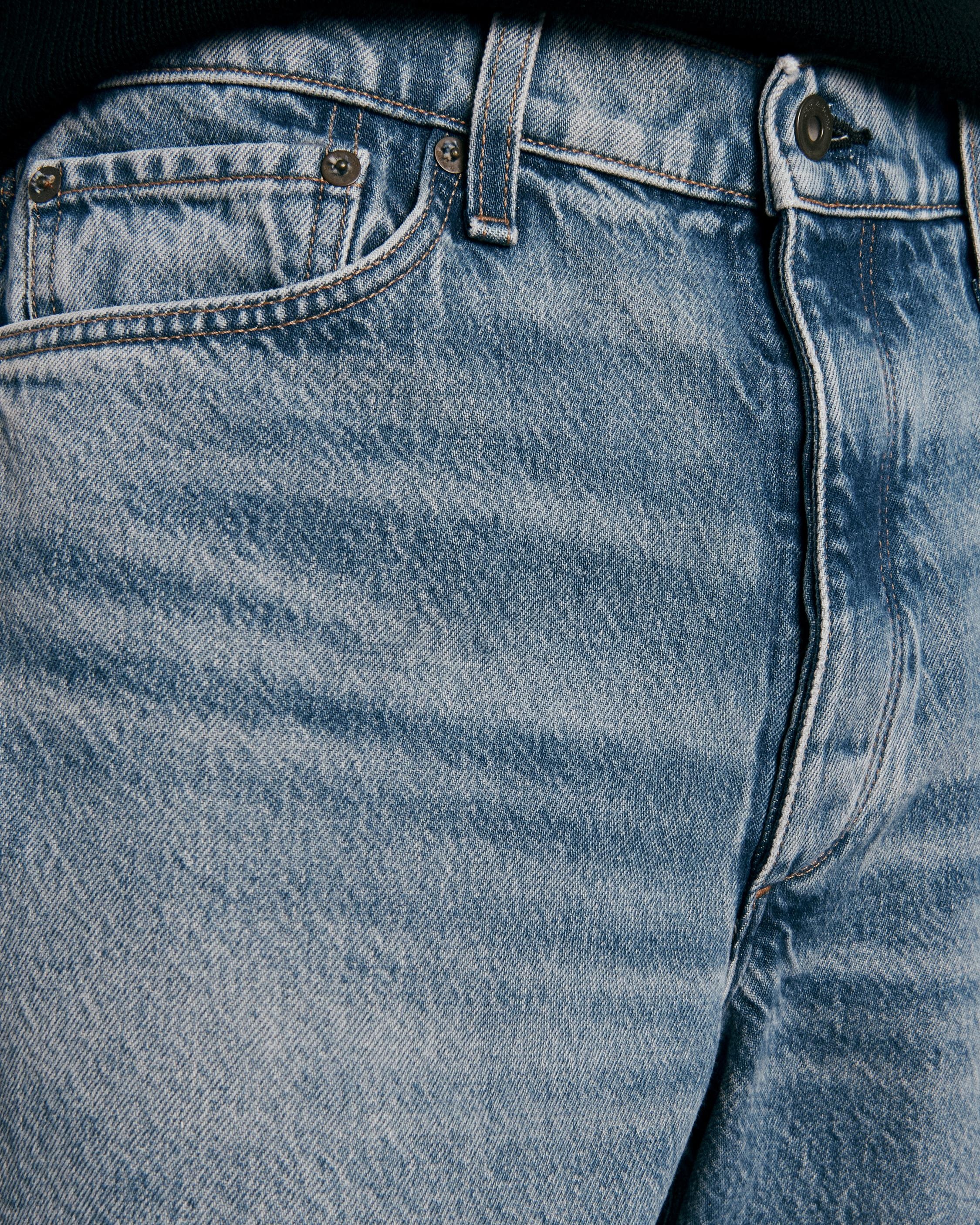 Beck Jean - Eric
Cropped Relaxed Fit Light Indigo Rigid Jean - 5