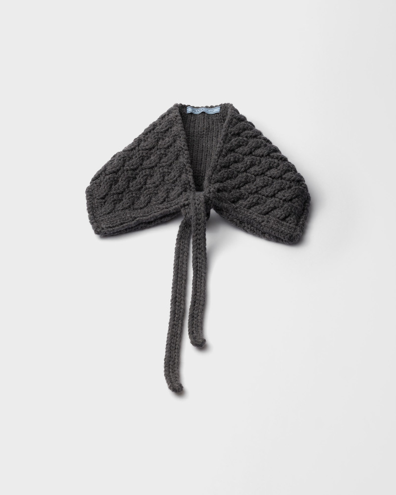 Cable-knit wool collar 1