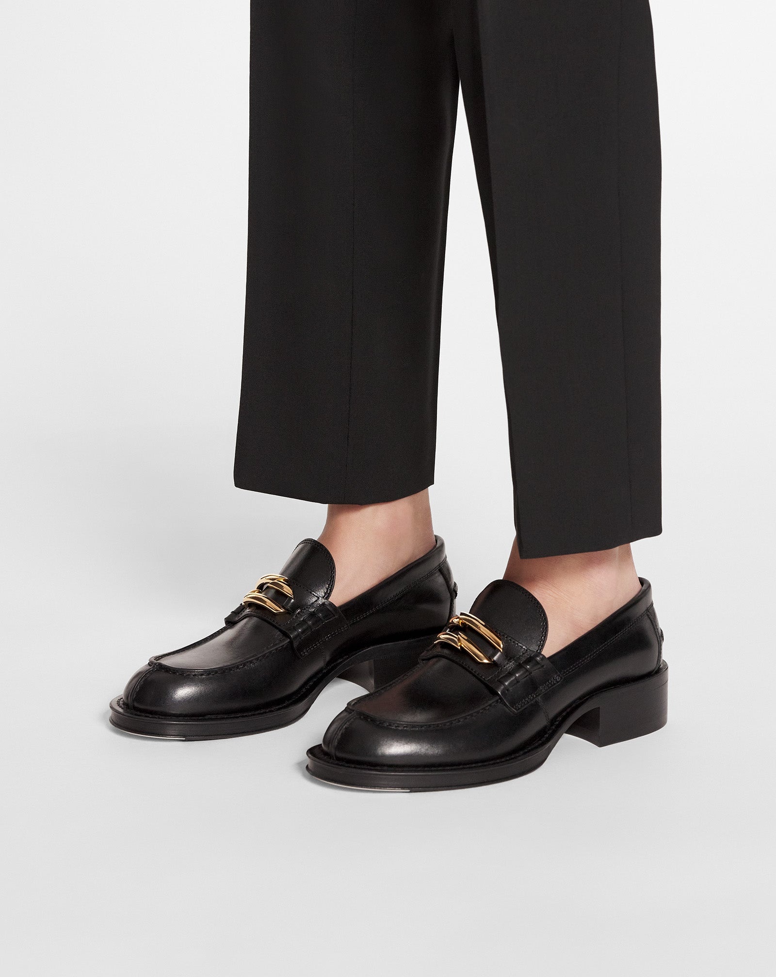 【関税&送料込】Lanvin Black Leather Medley Loafers Lanvin Medley Slip-On Loafers (Flat Shoes) IFCHIC.COM