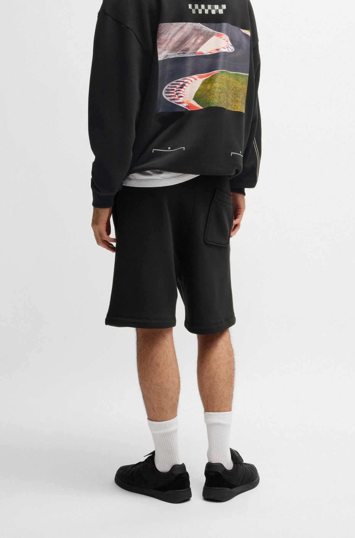 SHORTS WITH RACING PRINT - 5
