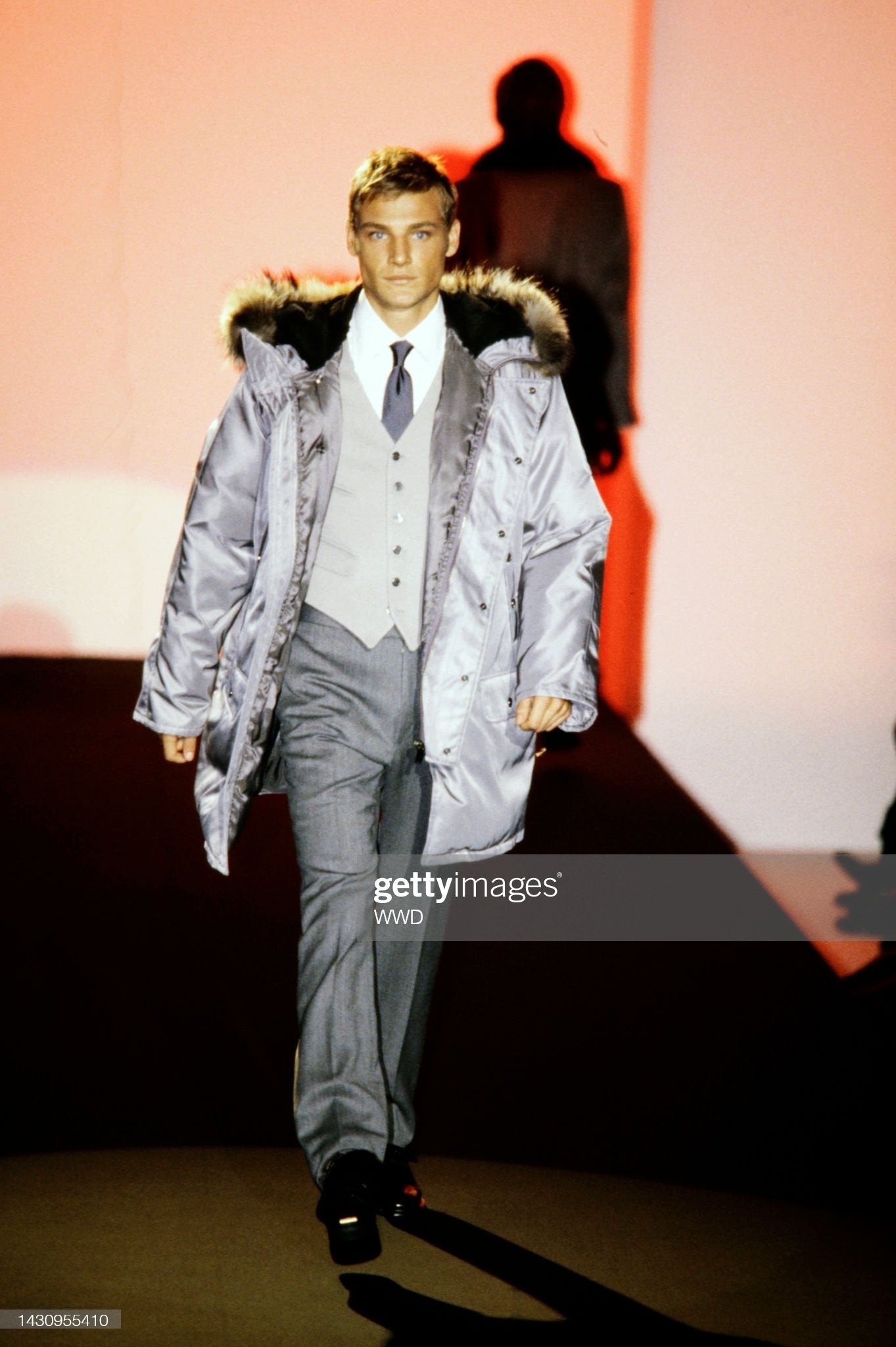 Gucci Fall 1998 Menswear Coyote Fur Hood N-3B Heavyweight Military Winter Coat 48 - 2