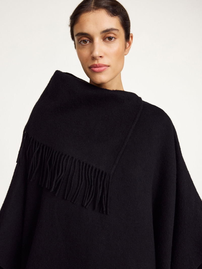 Turtlo wool poncho 3