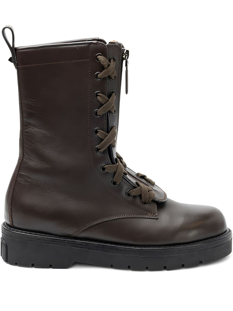 zip-fastening boots 1