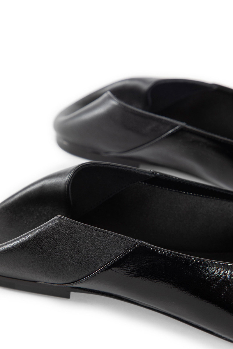 SAINT LAURENT Carolyn Leather Ballet Flats outlook