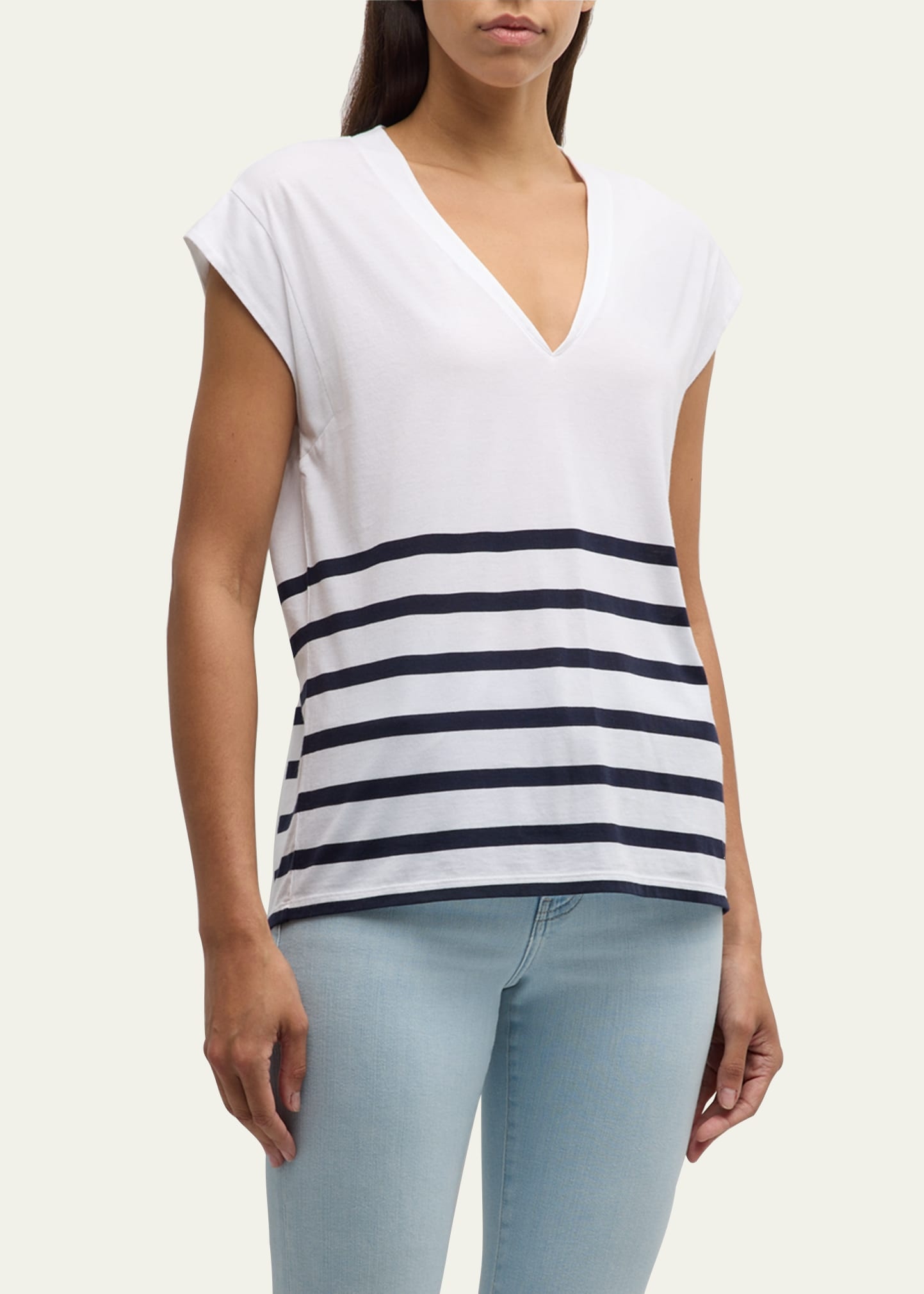 Le Mid Rise V-Neck Tee - 4