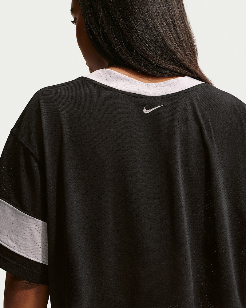 Nike Nike Sportswear Women's Oversized Cropped Jersey outlook