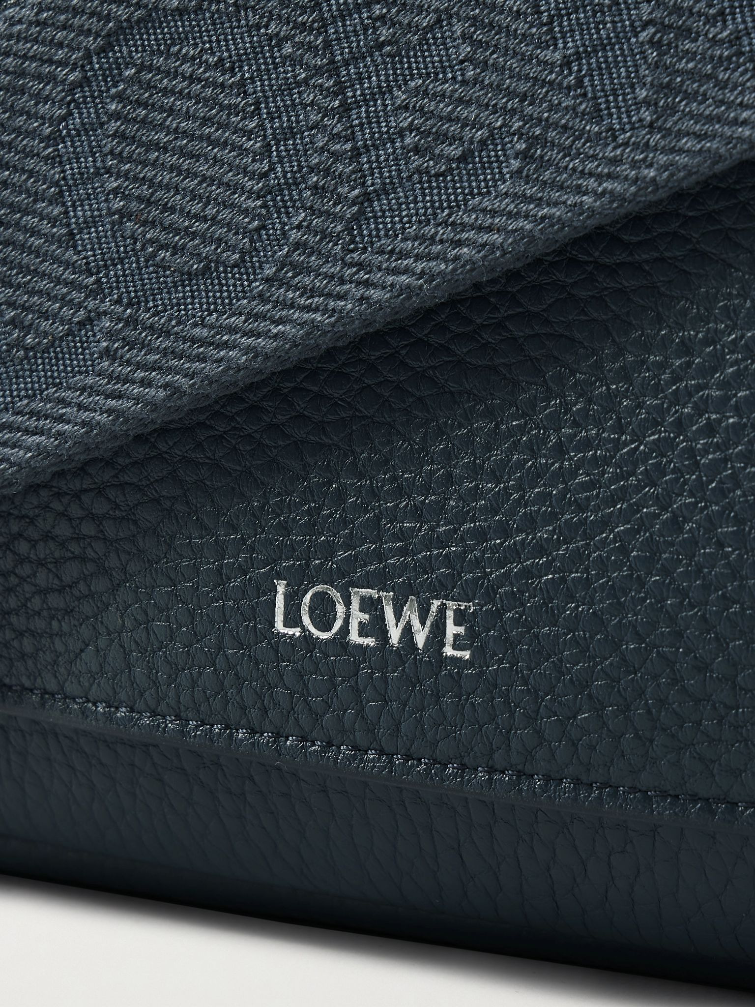 Pebble Full-Grain Leather Messenger Bag Blue - 4