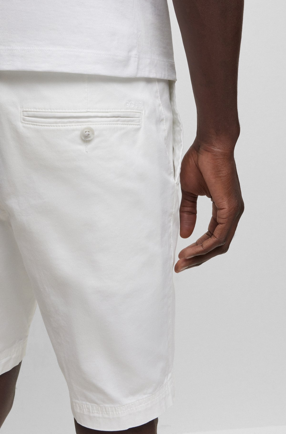 SLIM-FIT SHORTS IN STRETCH-COTTON GABARDINE - 5