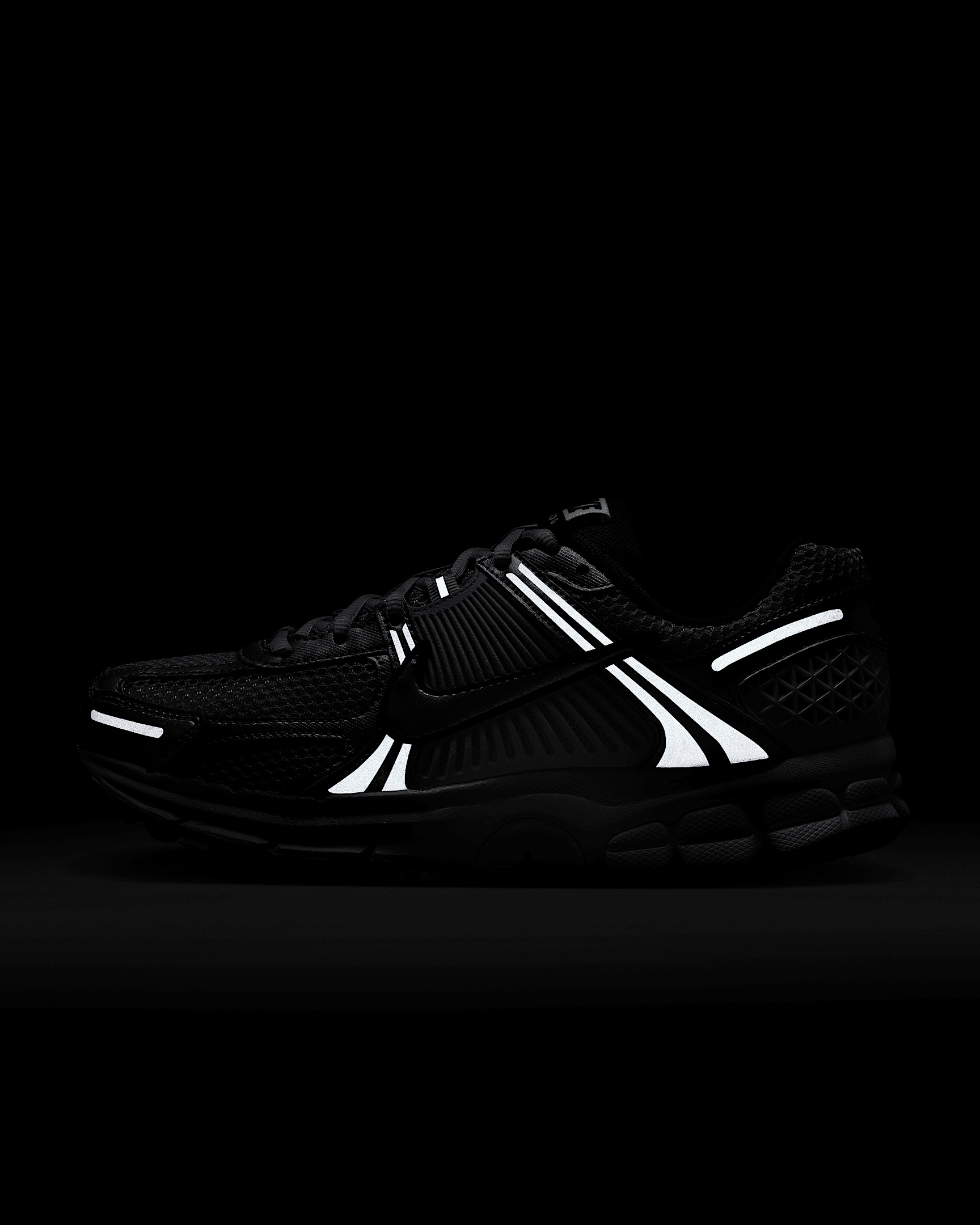 Nike Zoom Vomero 5 Women's Shoes - 11