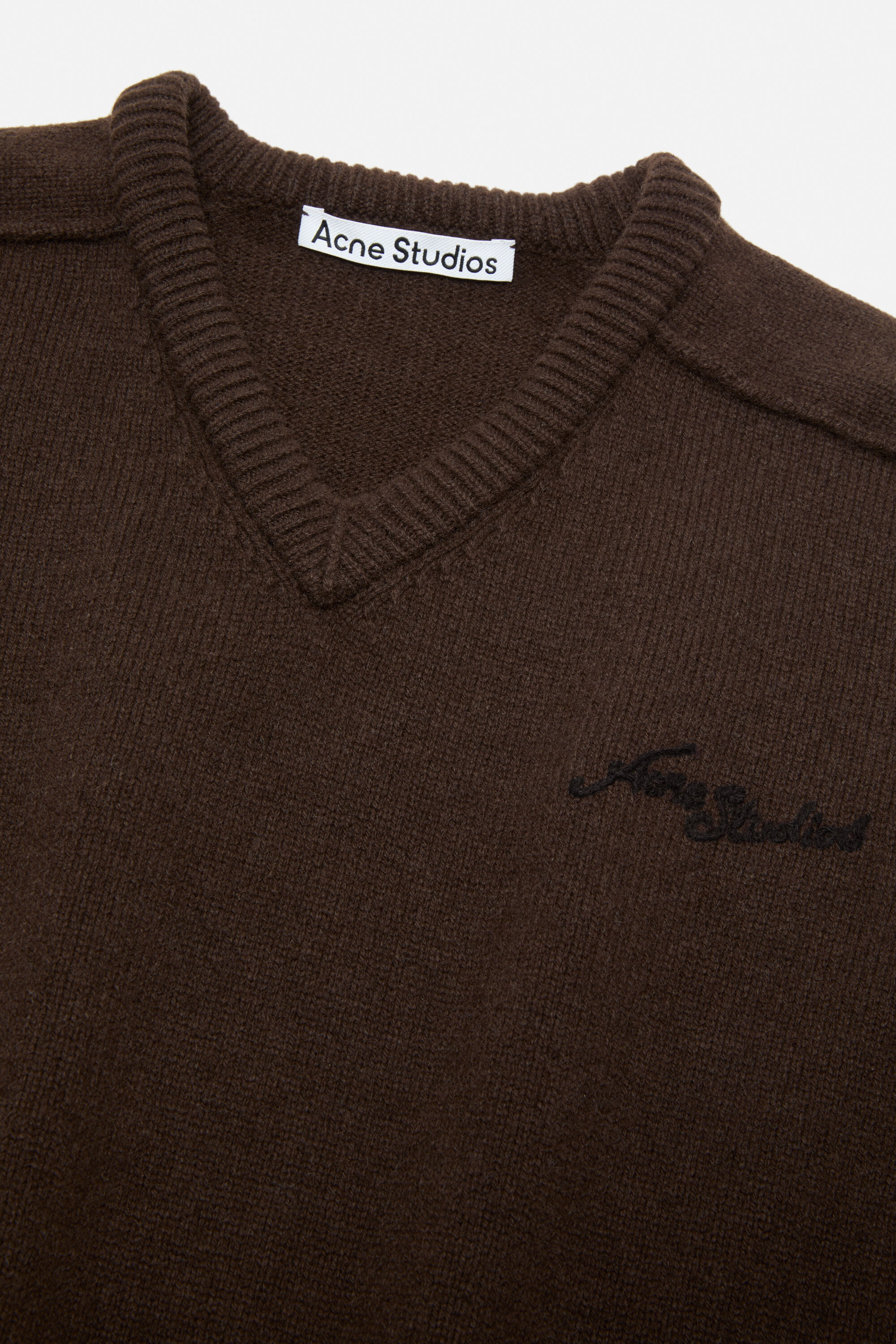 Wool v-neck sweater - Dark brown - 5
