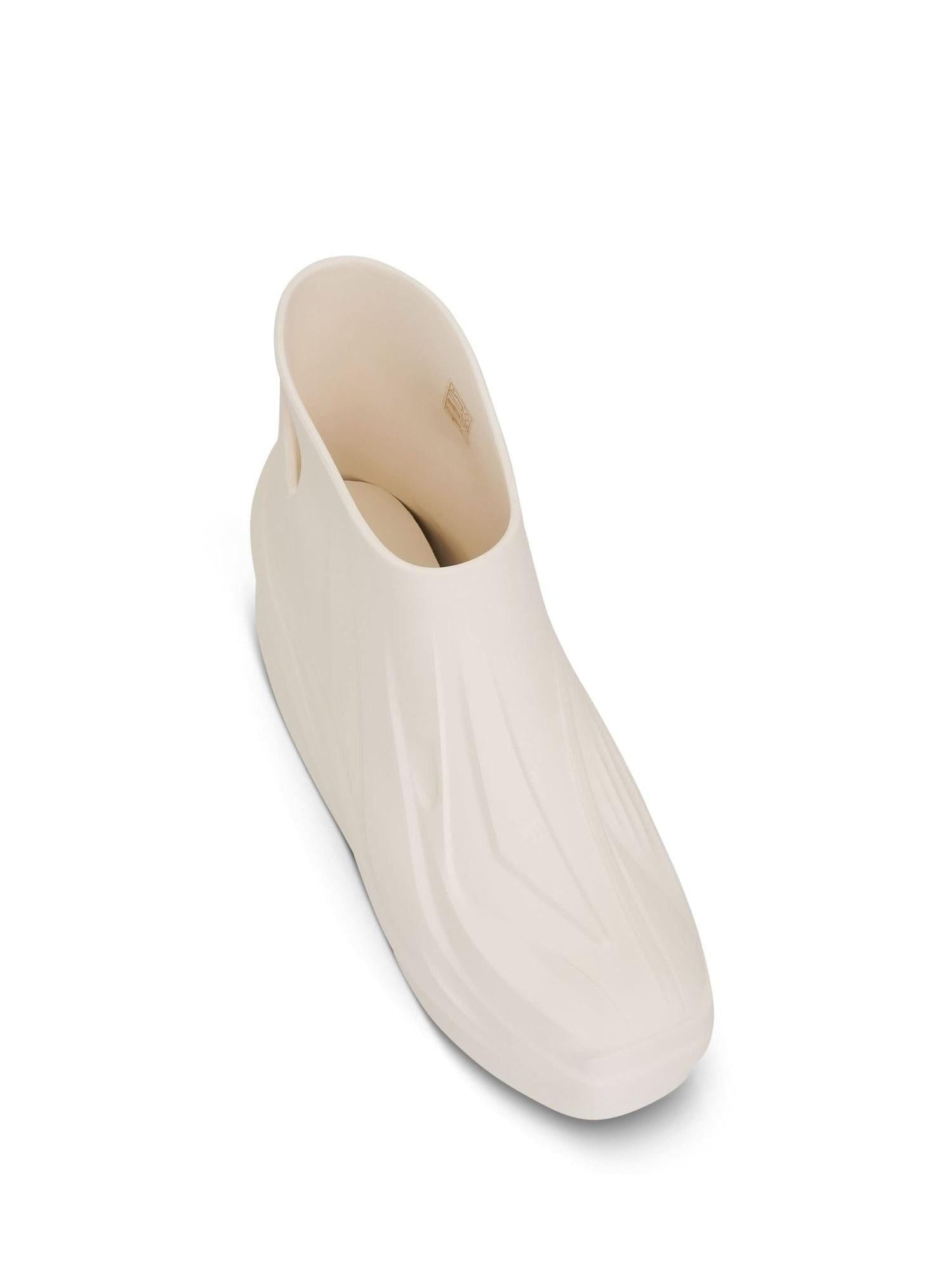 Mono Boot in White - 4