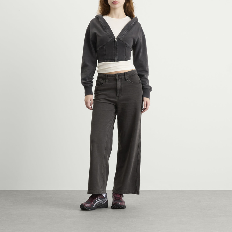 GOOD AMERICAN Good American Jeanius Crop Good Skate Sweatpants outlook