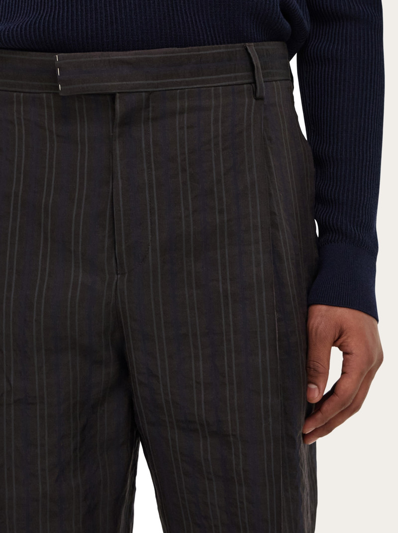 Relaxed tailored trouser 6