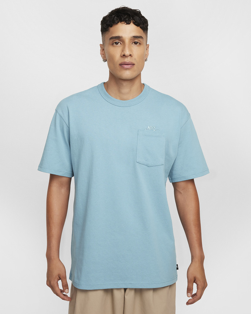Nike Sportswear Premium Essentials Men's Pocket T-Shirt - 1