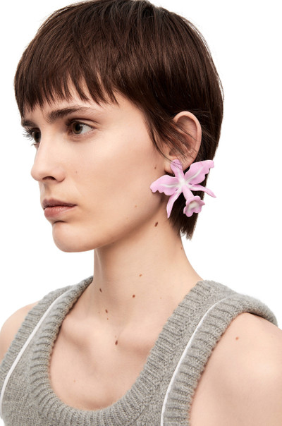 Loewe Orchid clip earring in varnished metal outlook