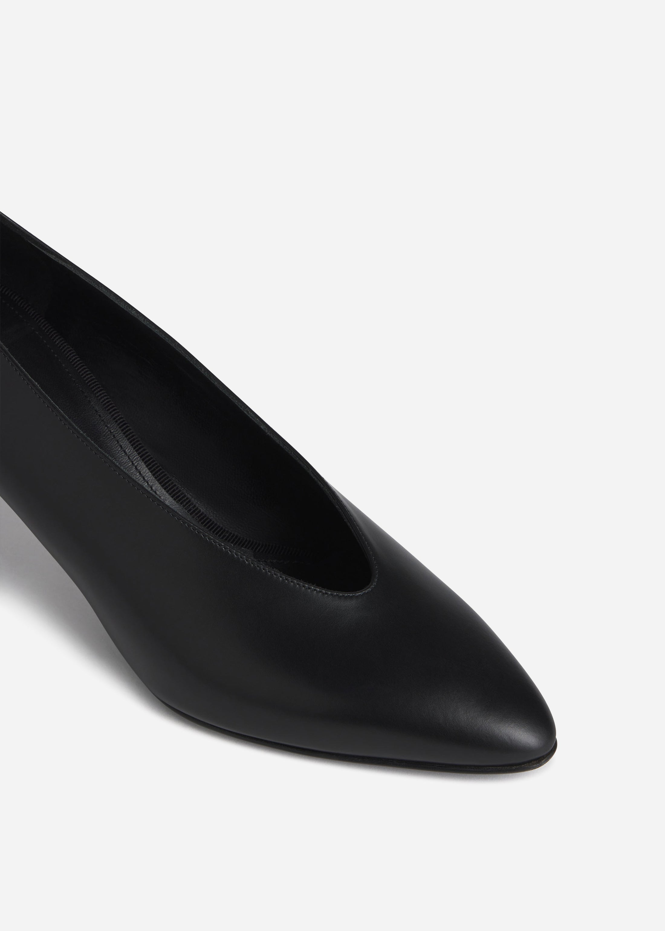 Pointed Kitten Heel in Black - 3