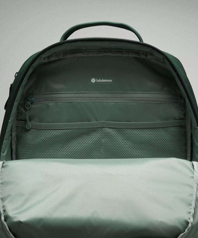 Double-Zip Backpack 22L 5