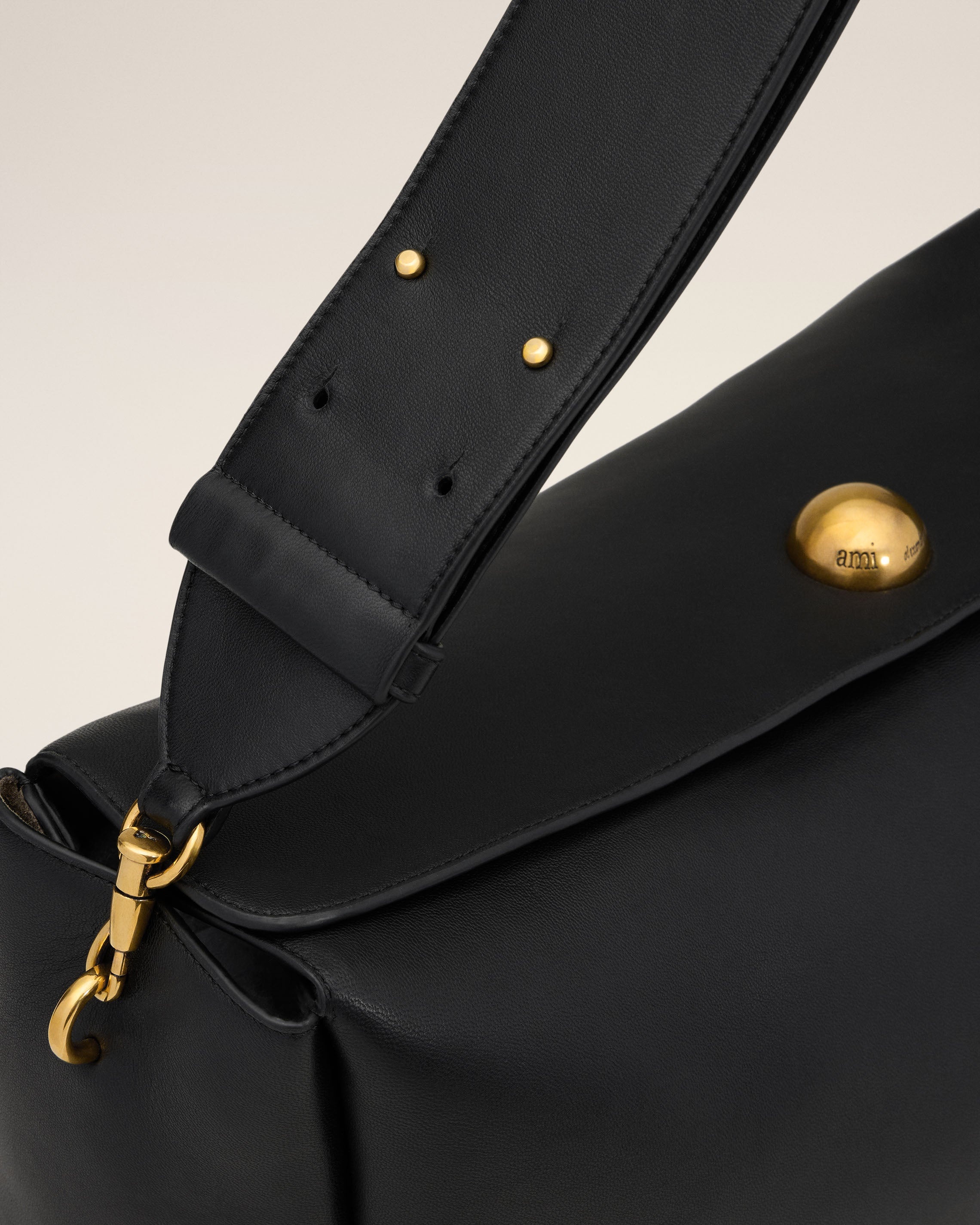 AMI Paris BLACK LEATHER LARGE CARROUSEL BAG | REVERSIBLE
