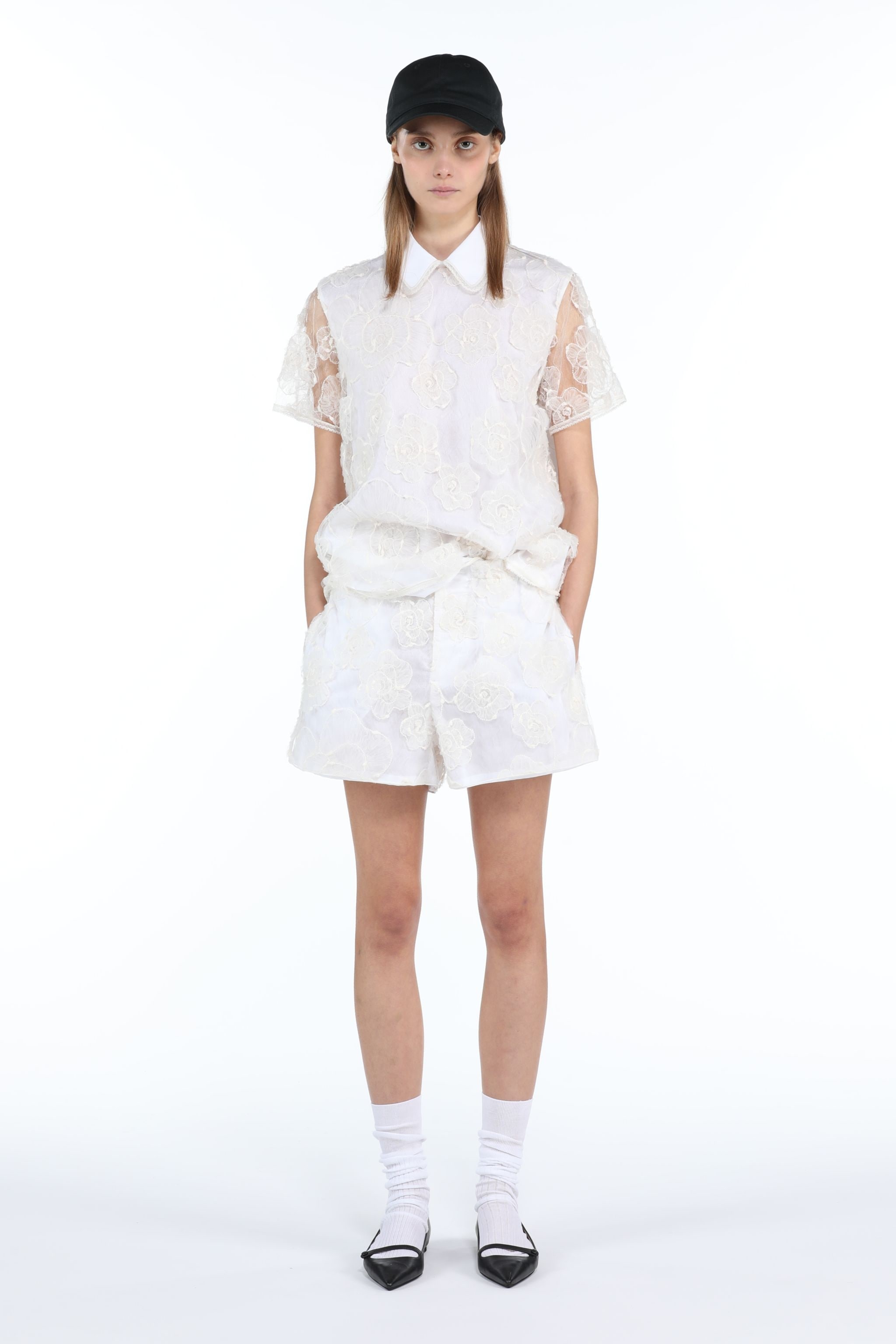 FLORAL-EMBROIDERED BLOUSE - 4