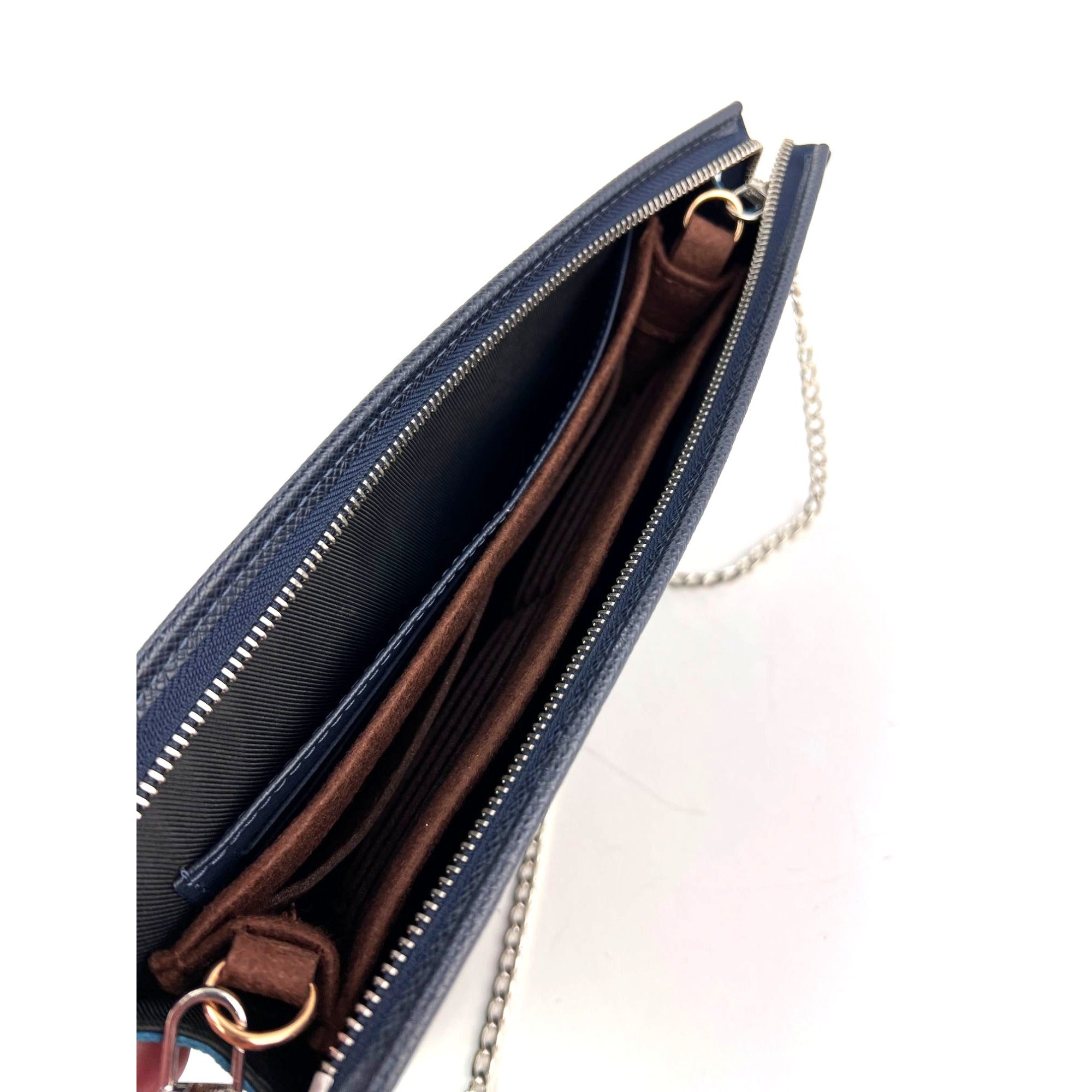 Louis Vuitton Pochette Voyage MM Taiga Dark Blue Leather Hand Bag Limited Edition - 14