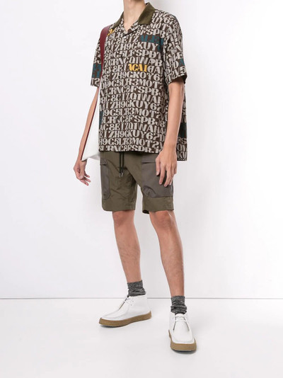 sacai script print short-sleeved shirt outlook