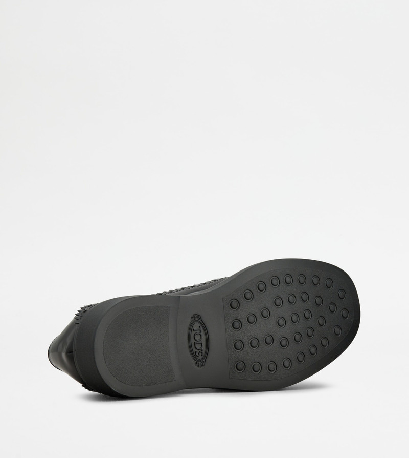 LACE-UPS IN LEATHER - BLACK 4