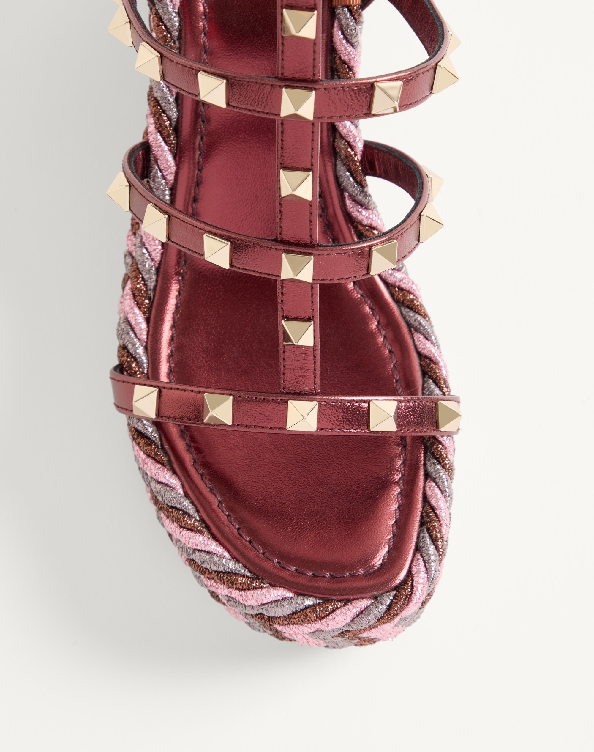 ROCKSTUD WEDGE SANDAL IN LAMINATED NAPPA WITH 95MM STRAPS - 4