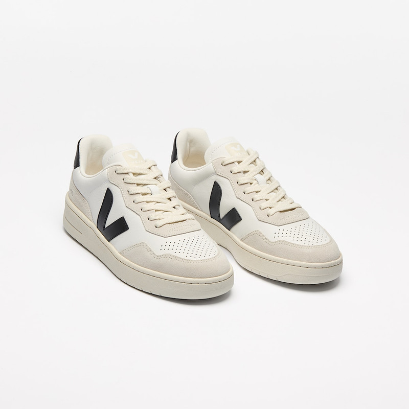 VEJA V-90 LEATHER WHITE BLACK outlook