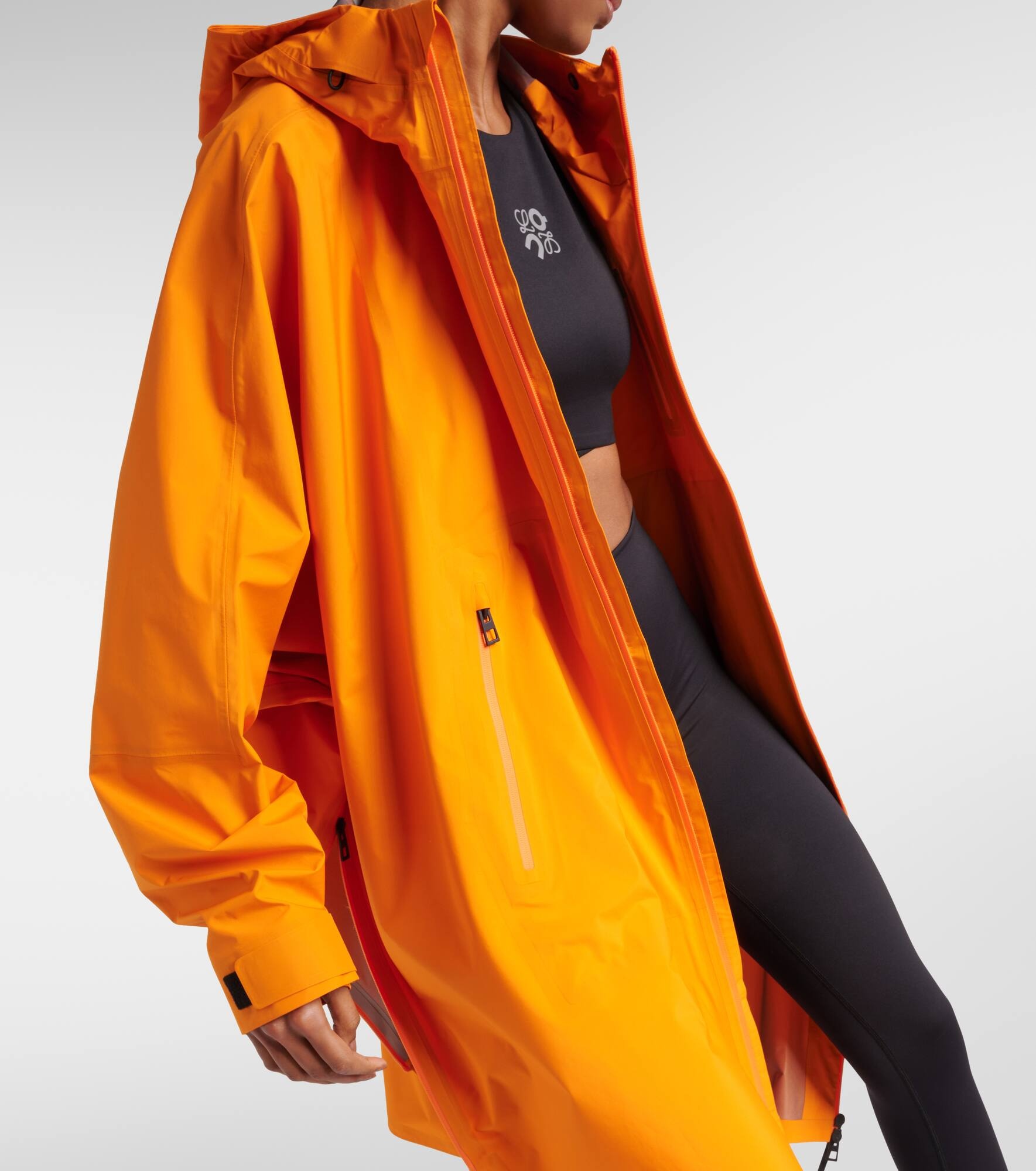 x On logo technical cape - 7