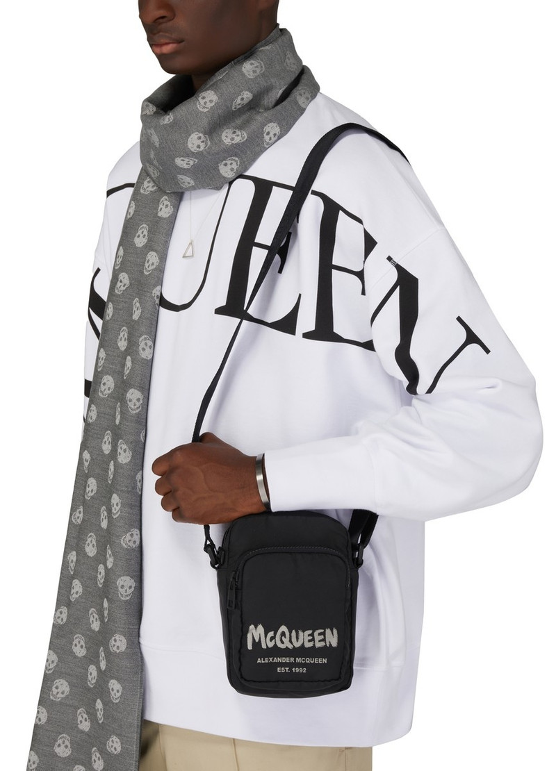 graffiti logo-print messenger bag 2