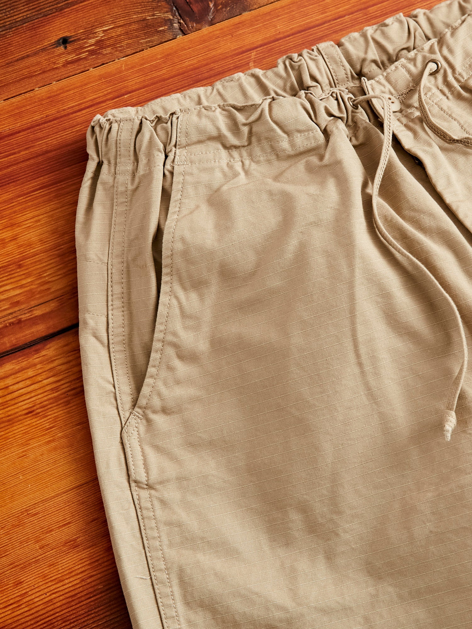 New Yorker Shorts in Beige Ripstop - 3