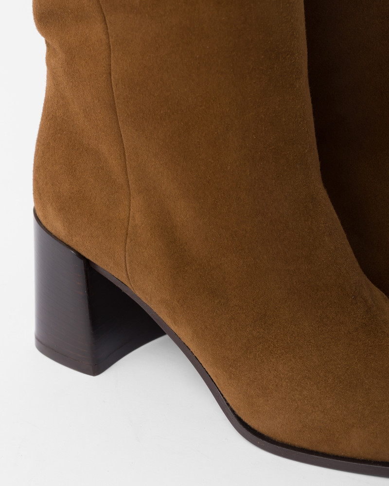 Suede boots 6