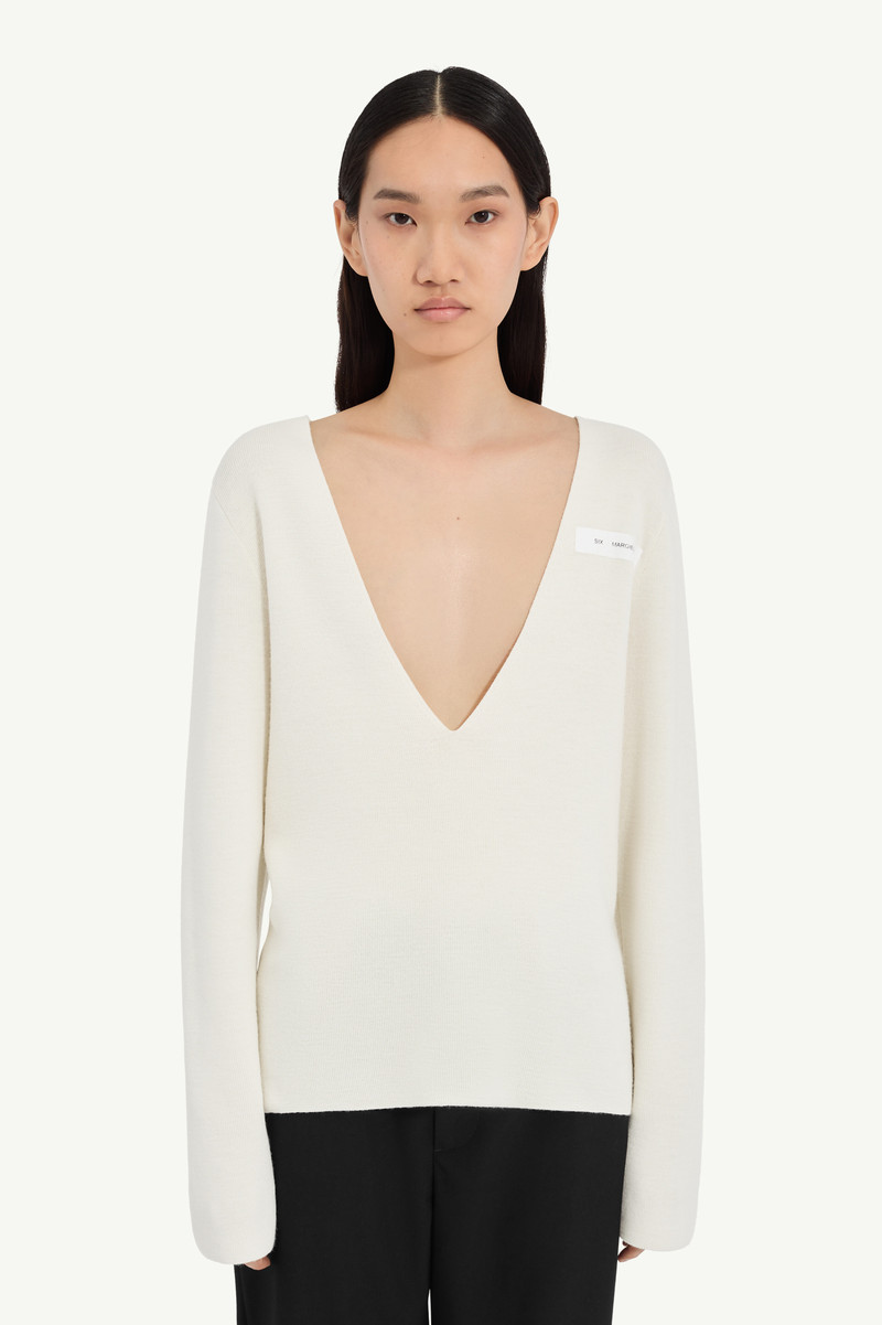 V-neck wool sweater 4