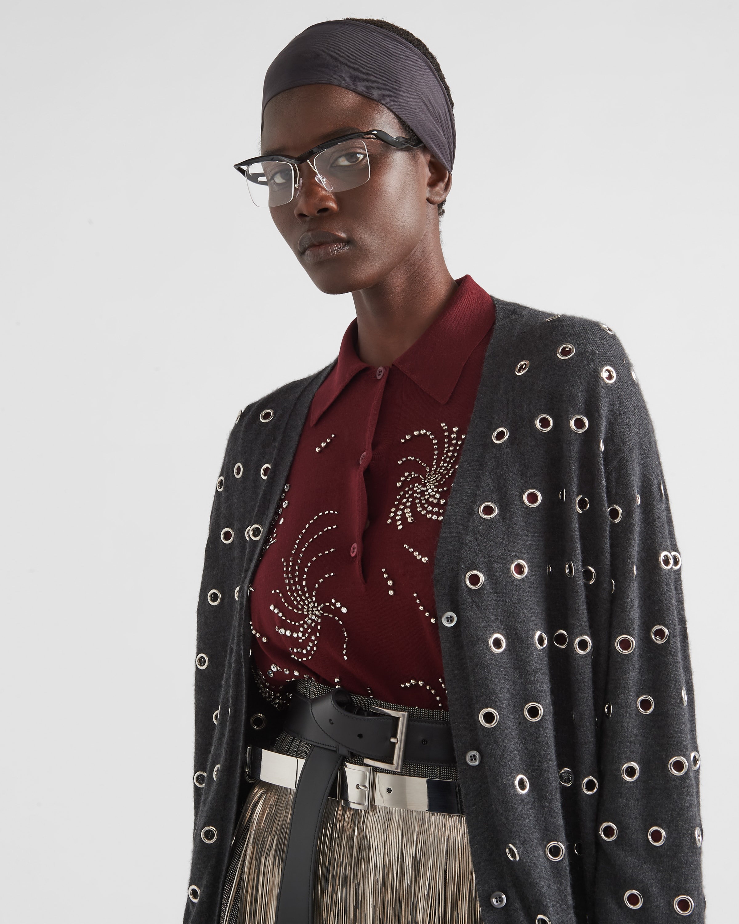Cashmere cardigan with grommets - 3