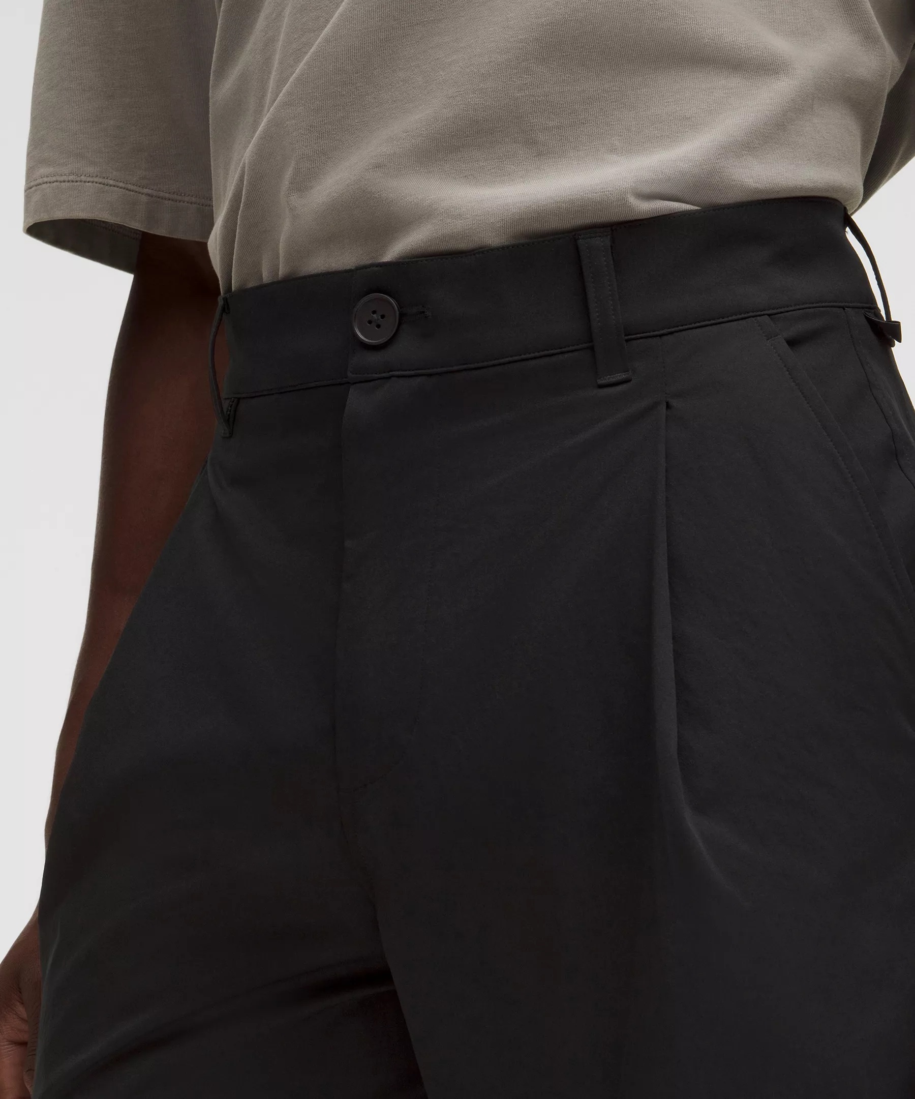 Woven Classic-Fit Pleated Trouser *Regular - 4