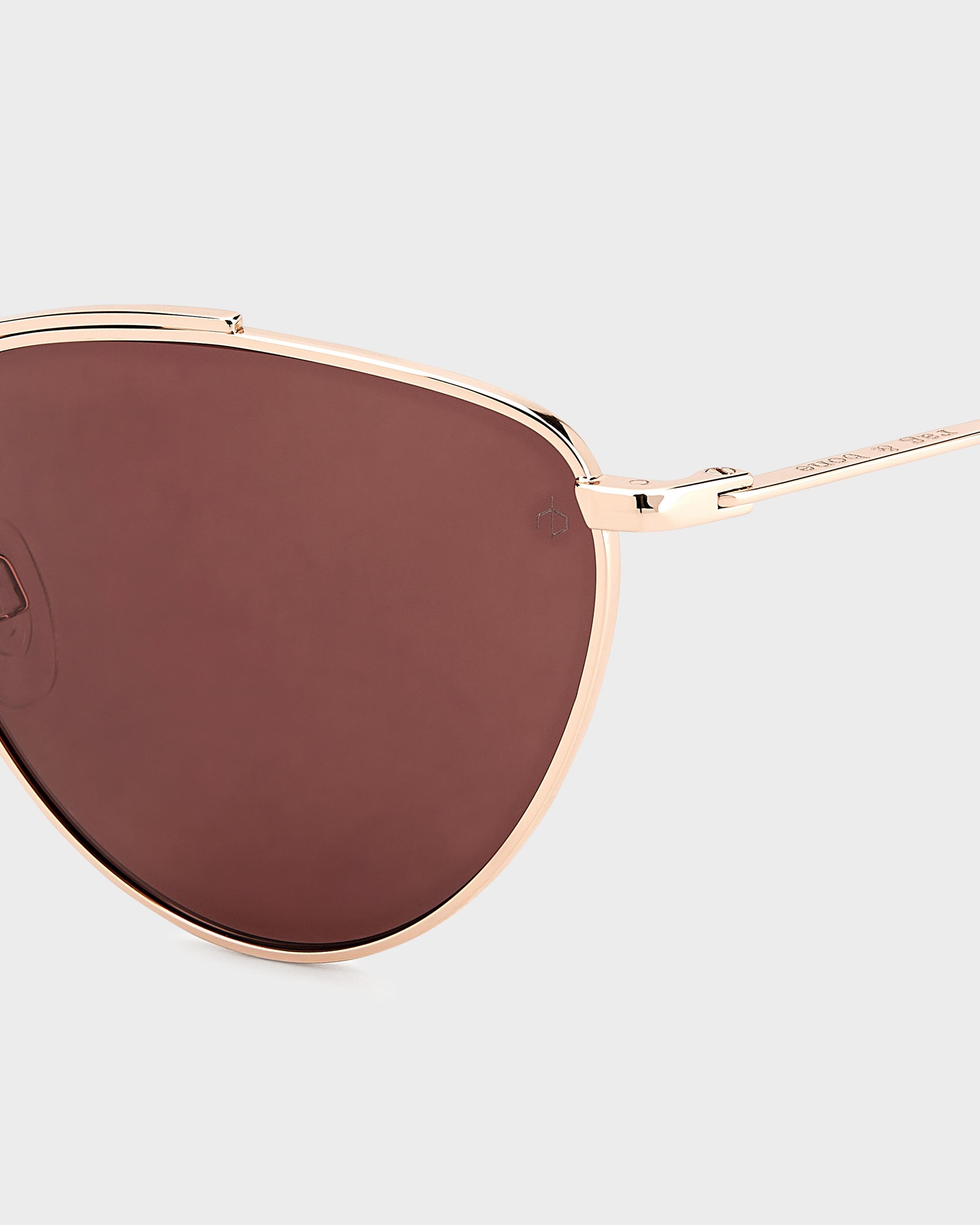 Clare
Butterfly Sunglasses - 3