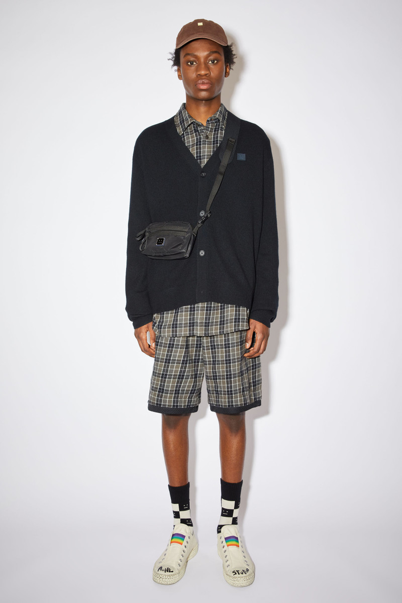 Crossbody Face bag - Black 3