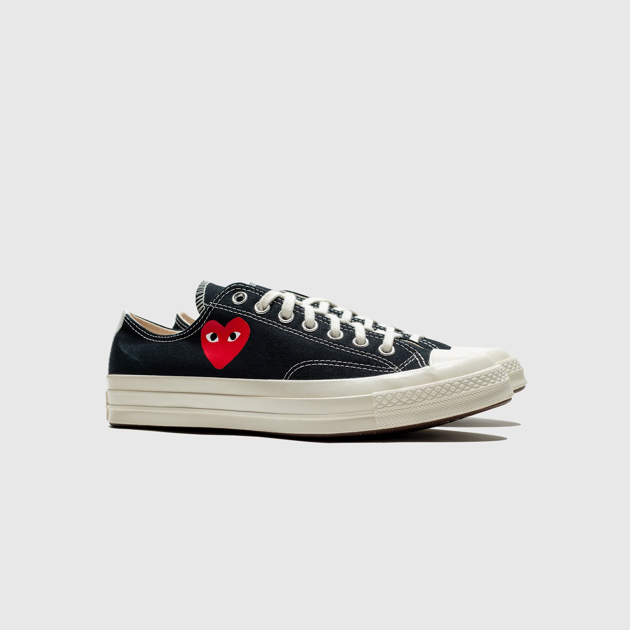 CHUCK TAYLOR ALL-STAR '70 LOW "BLACK SINGLE HEART" - 2