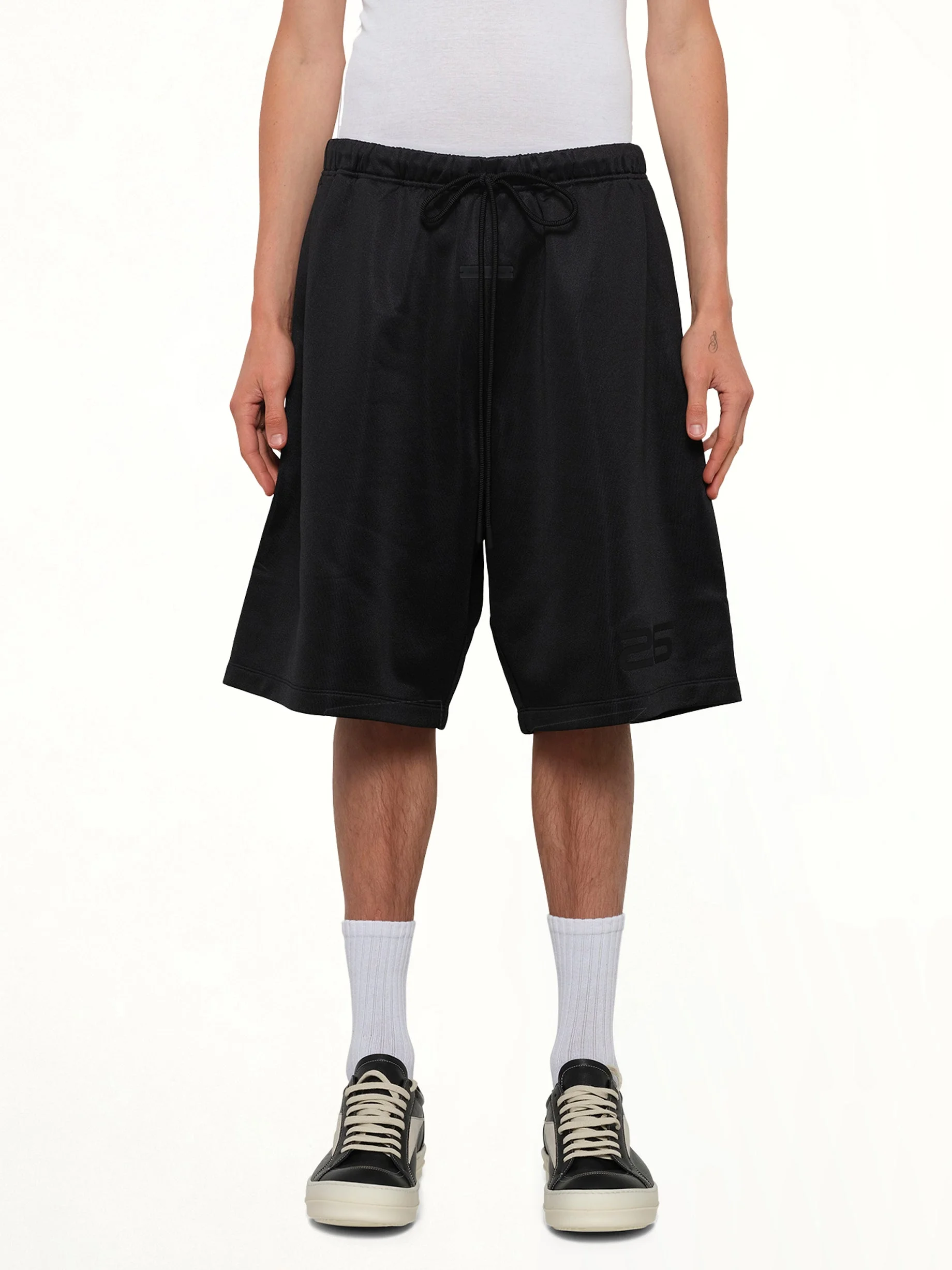 Relaxed Sweatshort in Vintage Black - 1