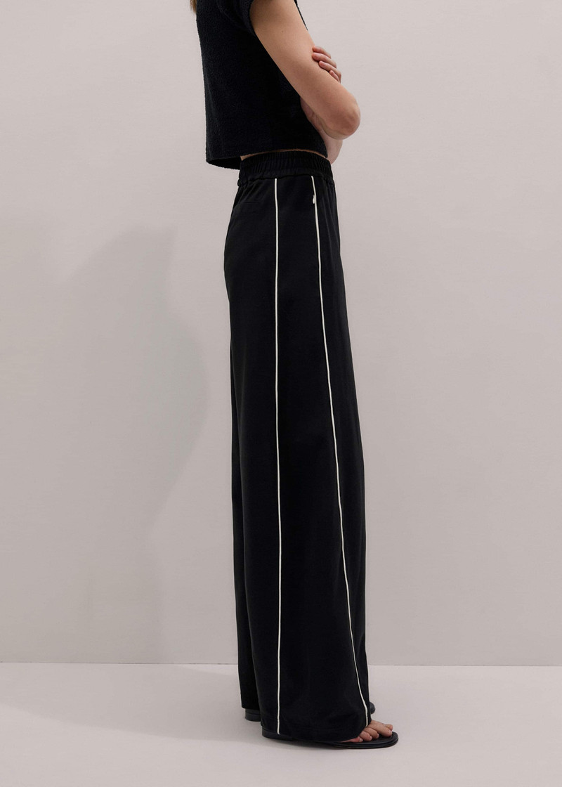 Wide Barrel Track Pant 5