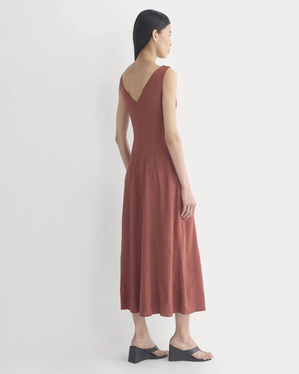 DEEP V SEAMED DRESS IN STRETCH LINEN - 1